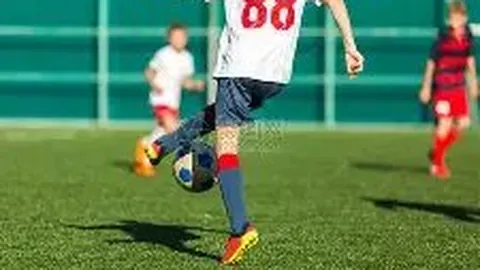 李璇炮轰国足：两战皆无亮点，过程及选人遭广泛质疑